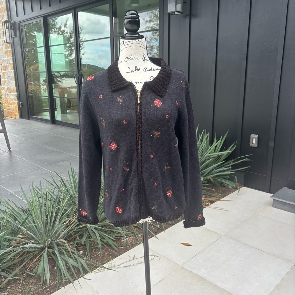 🎀 Croft & Barrow Embroidered Holiday Zip Cardigan